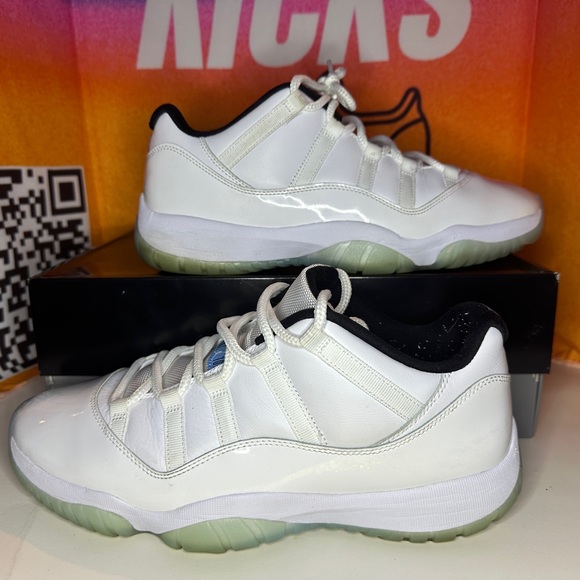 Jordan 11 Retro Low Legend Blue Size 12M Pre-loved - Picture 5 of 7